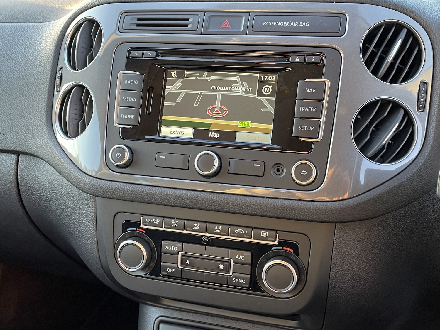 Used Volkswagen Tiguan 2014 for sale - 76387304: Photo 12