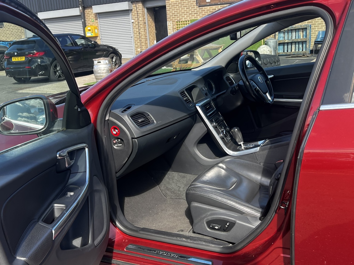 Used Volvo S60 2010 for sale - 78045469: Photo 8