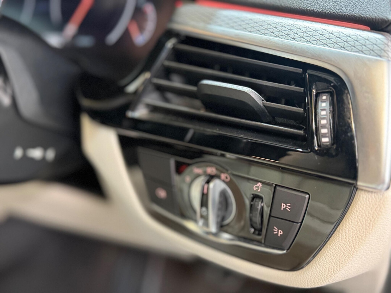 Used BMW 6 Series 2019 for sale - 77977802: Photo 29