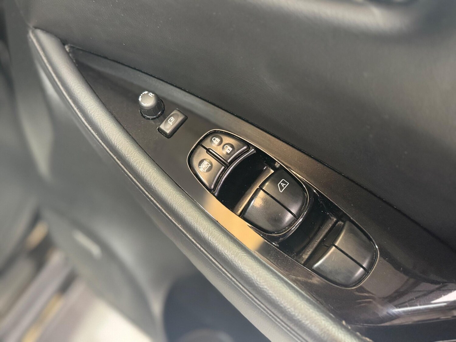 Used Nissan Leaf for sale - 77696145: Photo 22