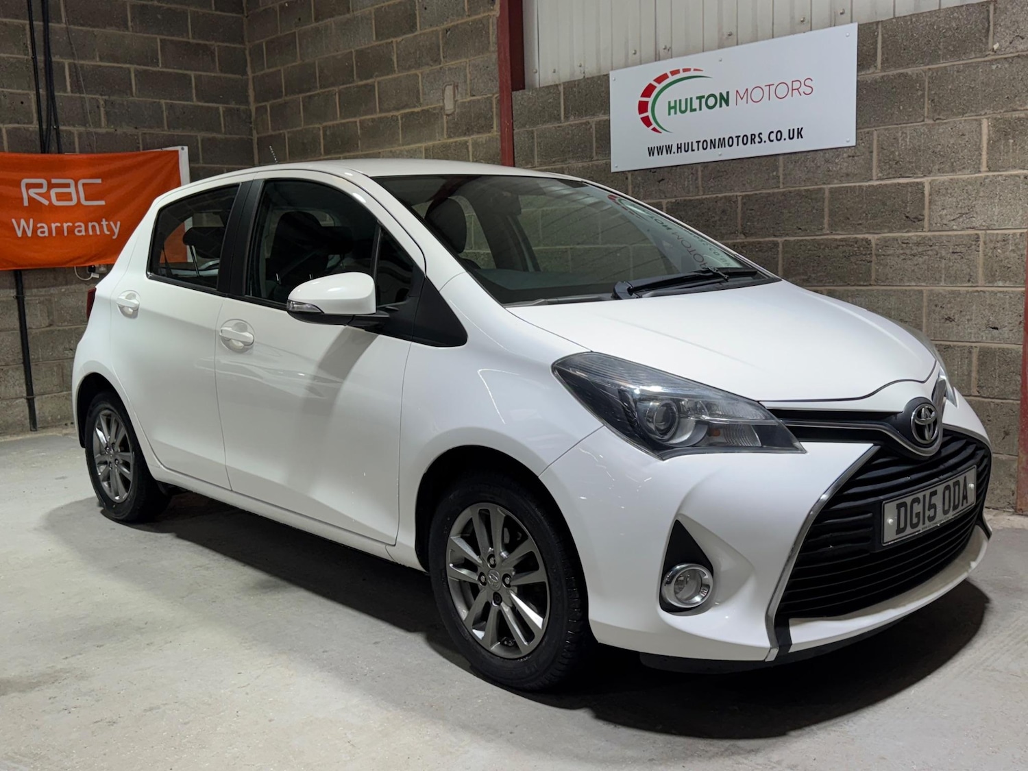 Used Toyota Yaris 2015 for sale - 76952438: Photo 1