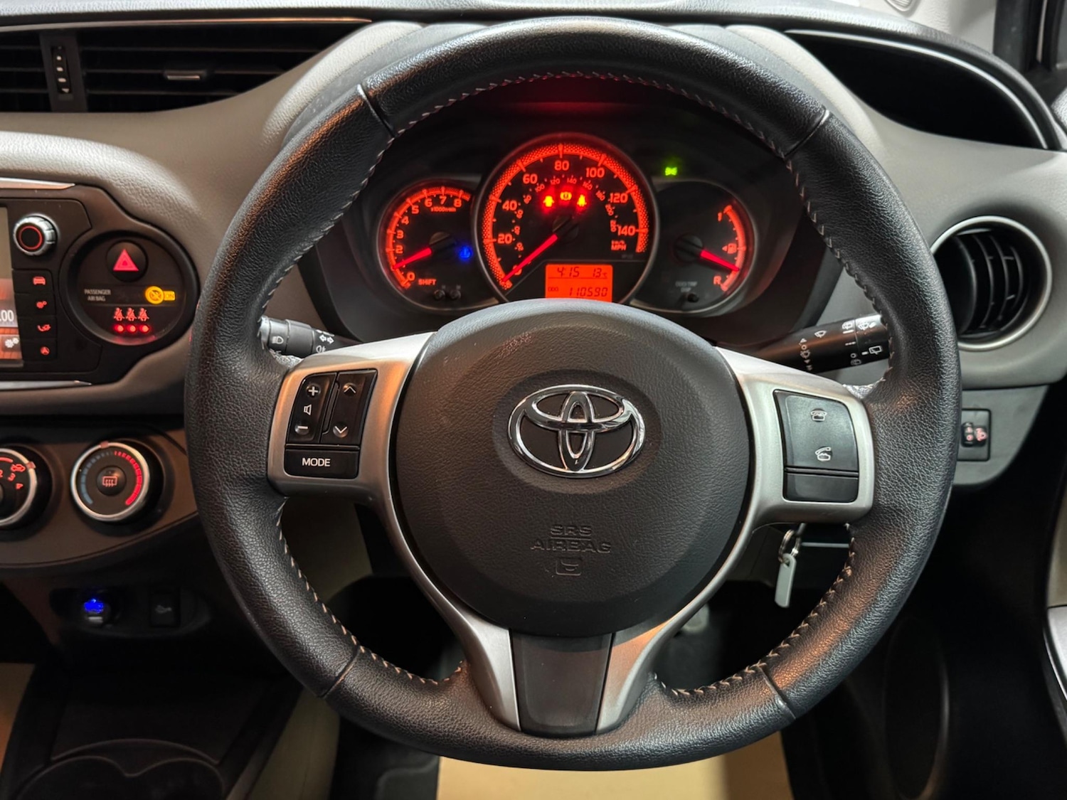Used Toyota Yaris 2015 for sale - 76952438: Photo 10