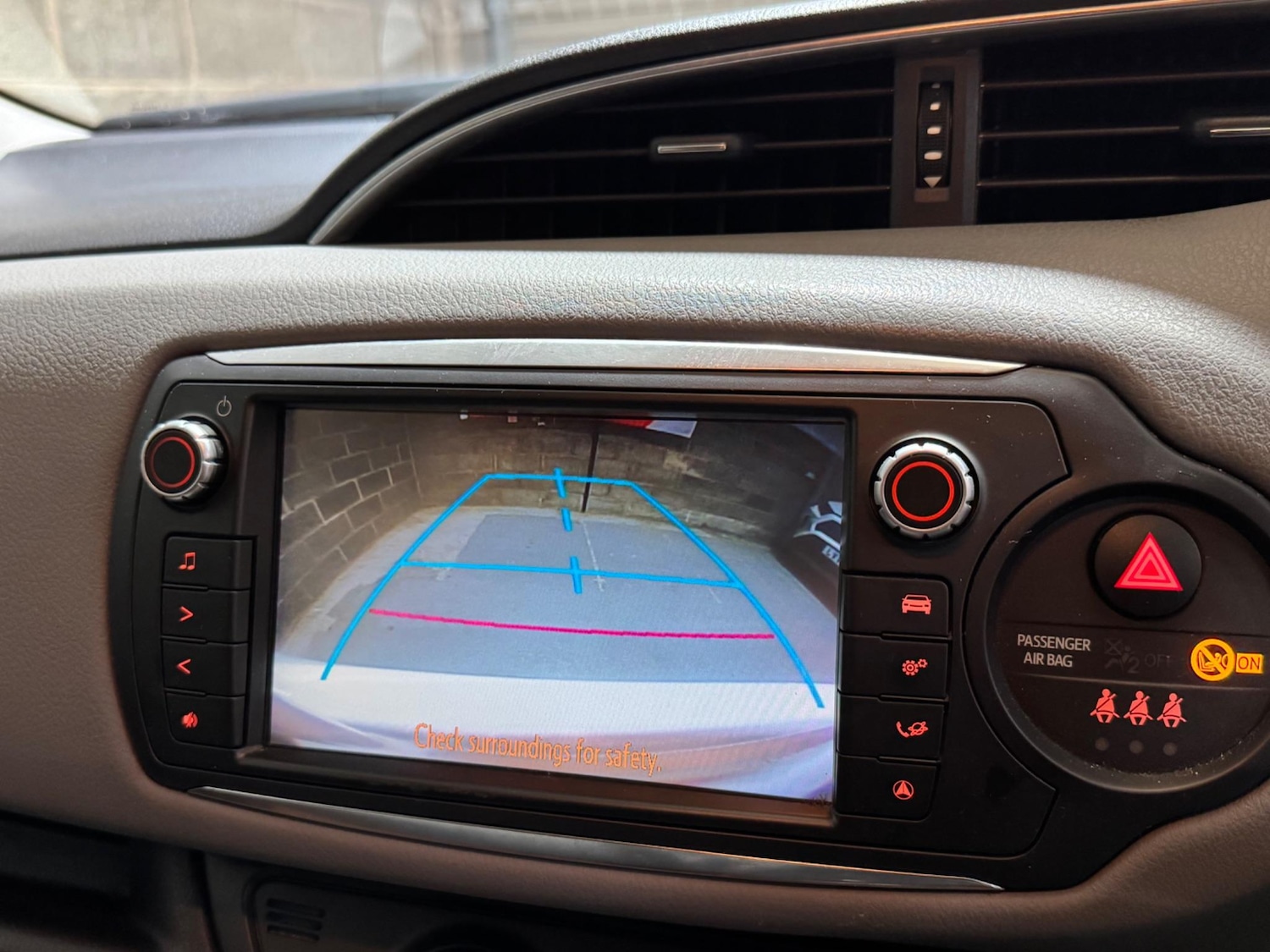 Used Toyota Yaris 2015 for sale - 76952438: Photo 15