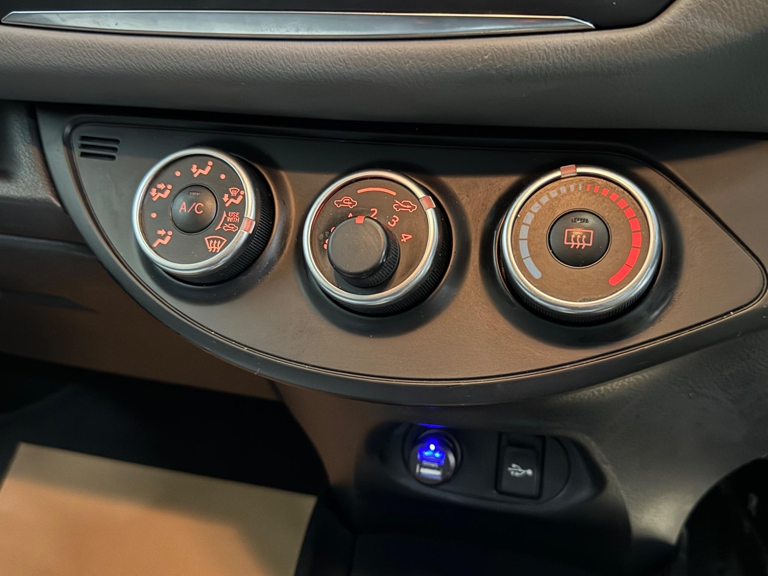 Used Toyota Yaris 2015 for sale - 76952438: Photo 17