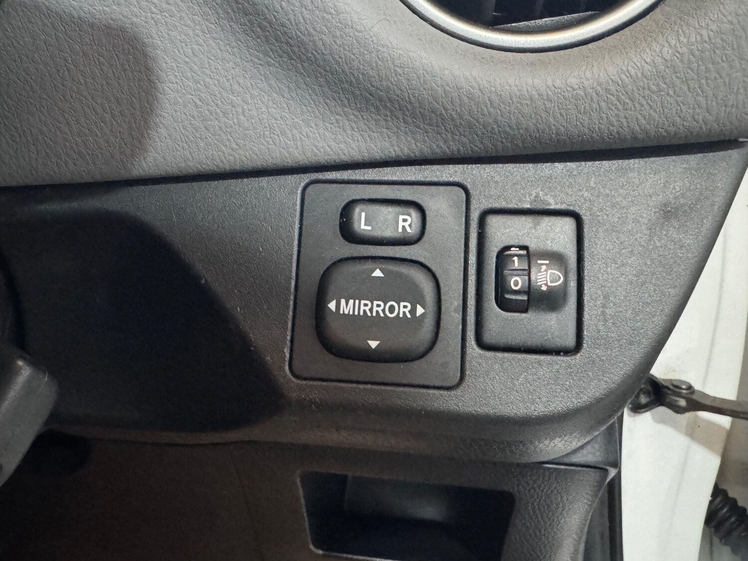 Used Toyota Yaris 2015 for sale - 76952438: Photo 19