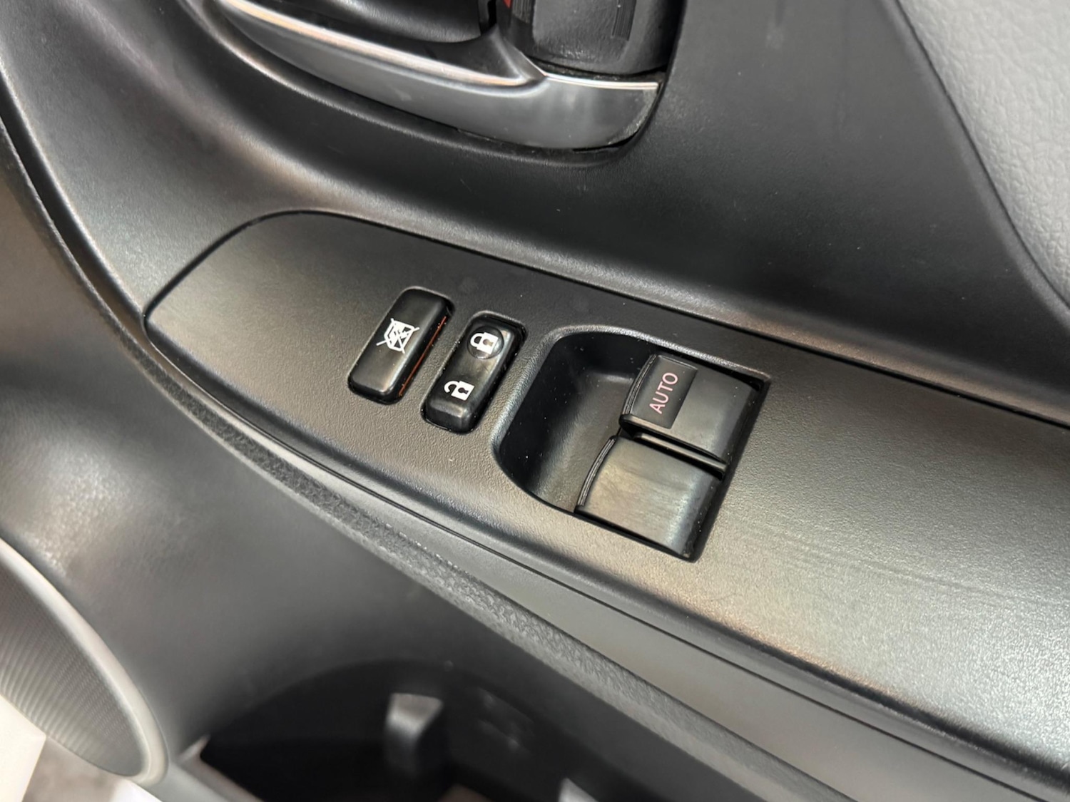 Used Toyota Yaris 2015 for sale - 76952438: Photo 20