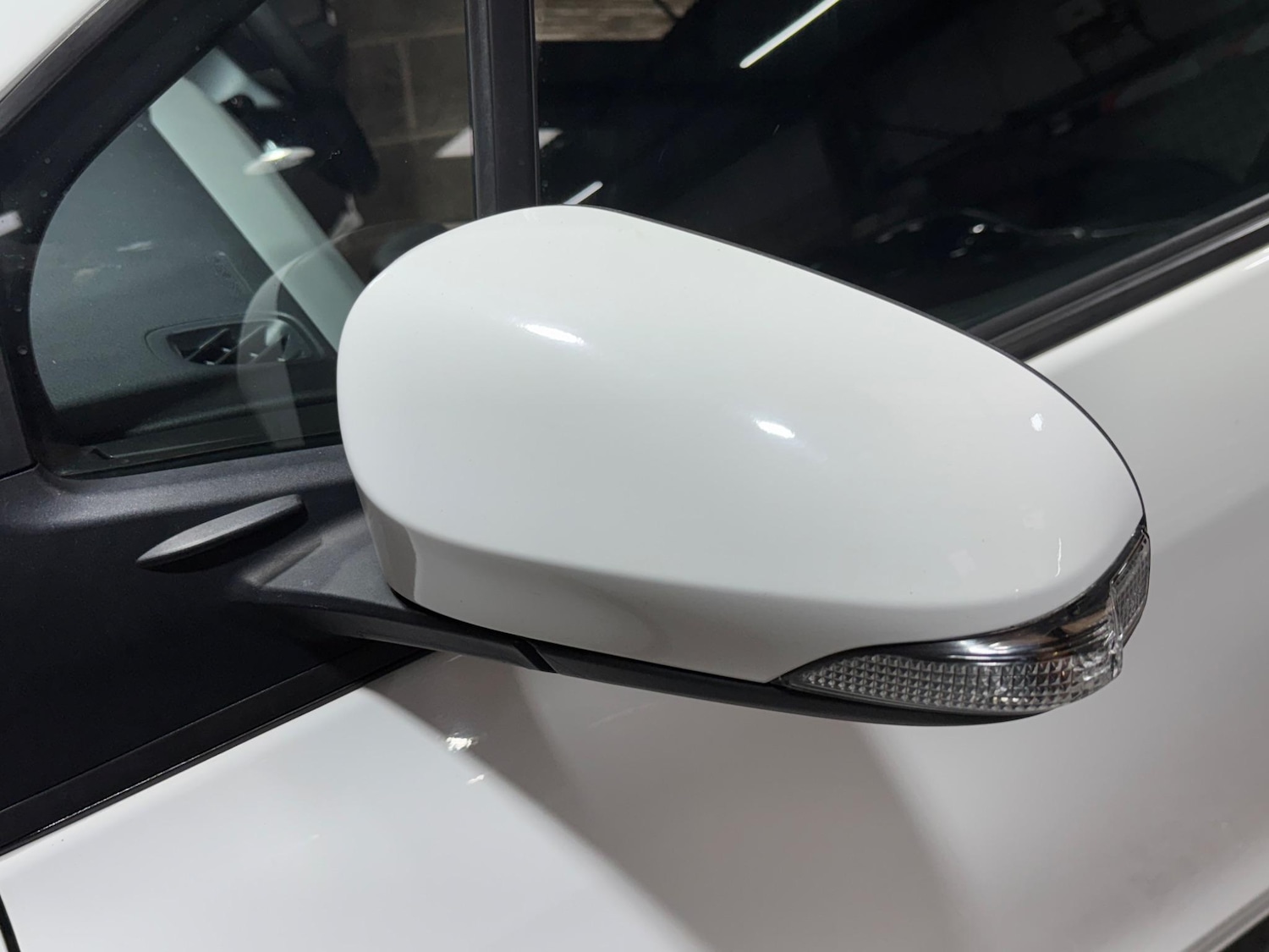 Used Toyota Yaris 2015 for sale - 76952438: Photo 35