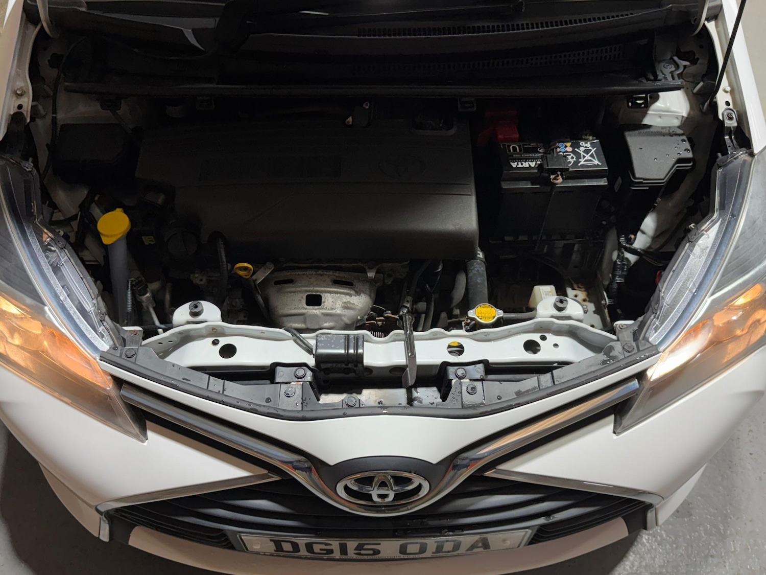 Used Toyota Yaris 2015 for sale - 76952438: Photo 40