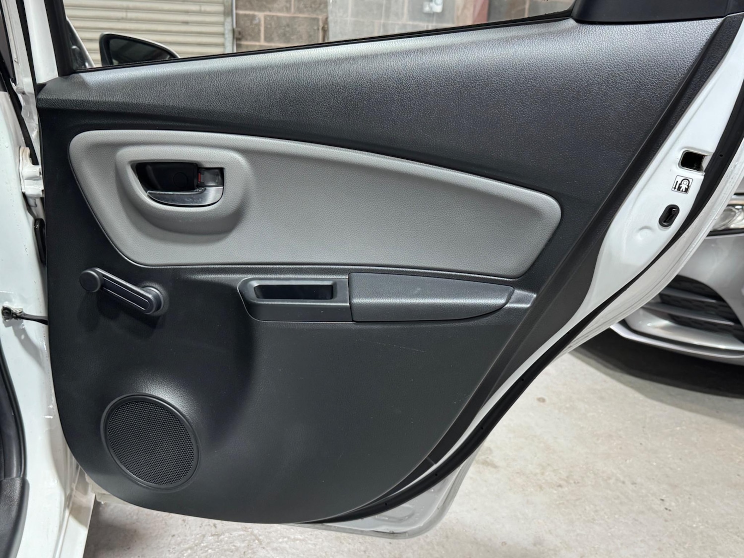 Used Toyota Yaris 2015 for sale - 76952438: Photo 43