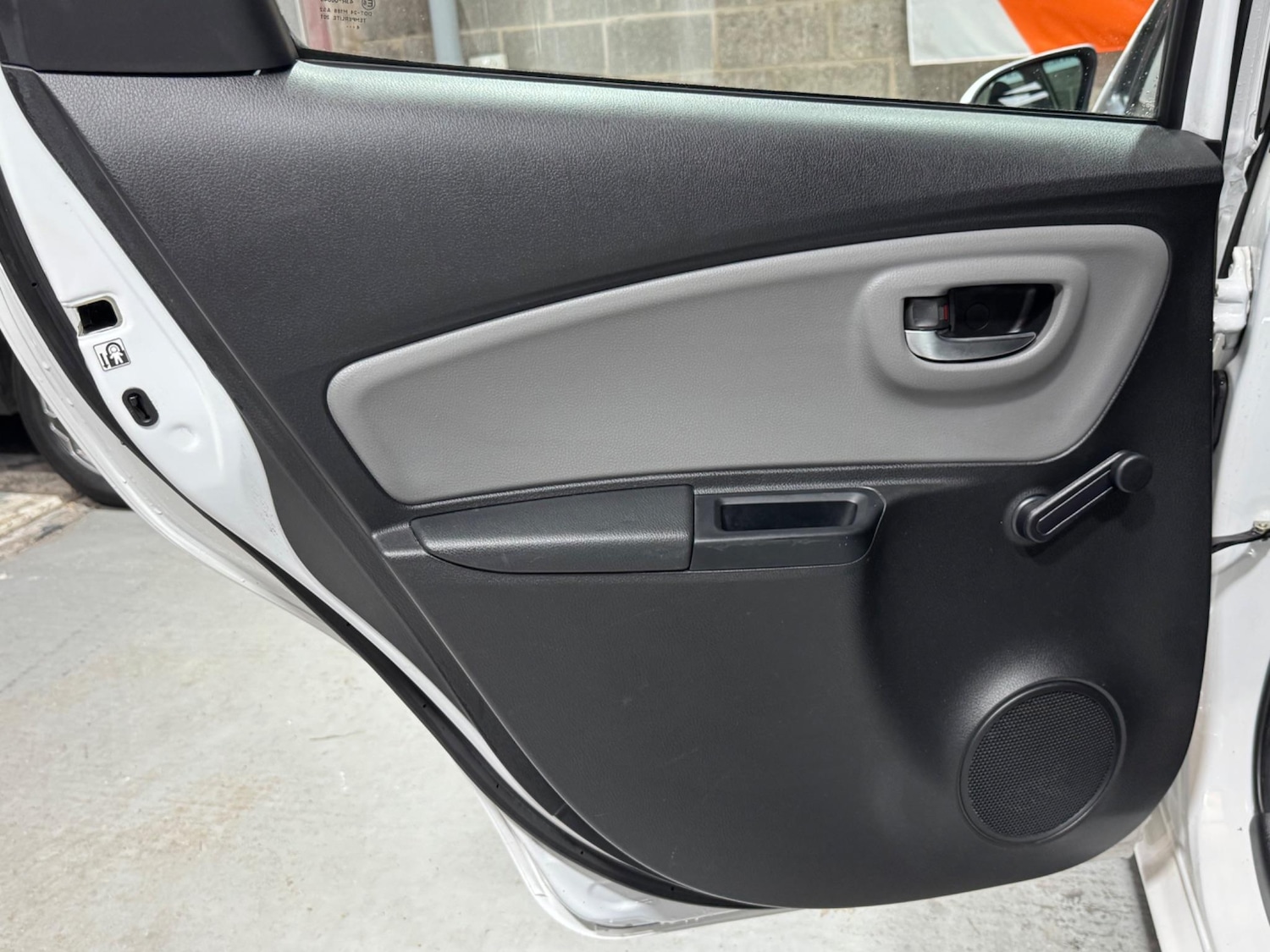 Used Toyota Yaris 2015 for sale - 76952438: Photo 44