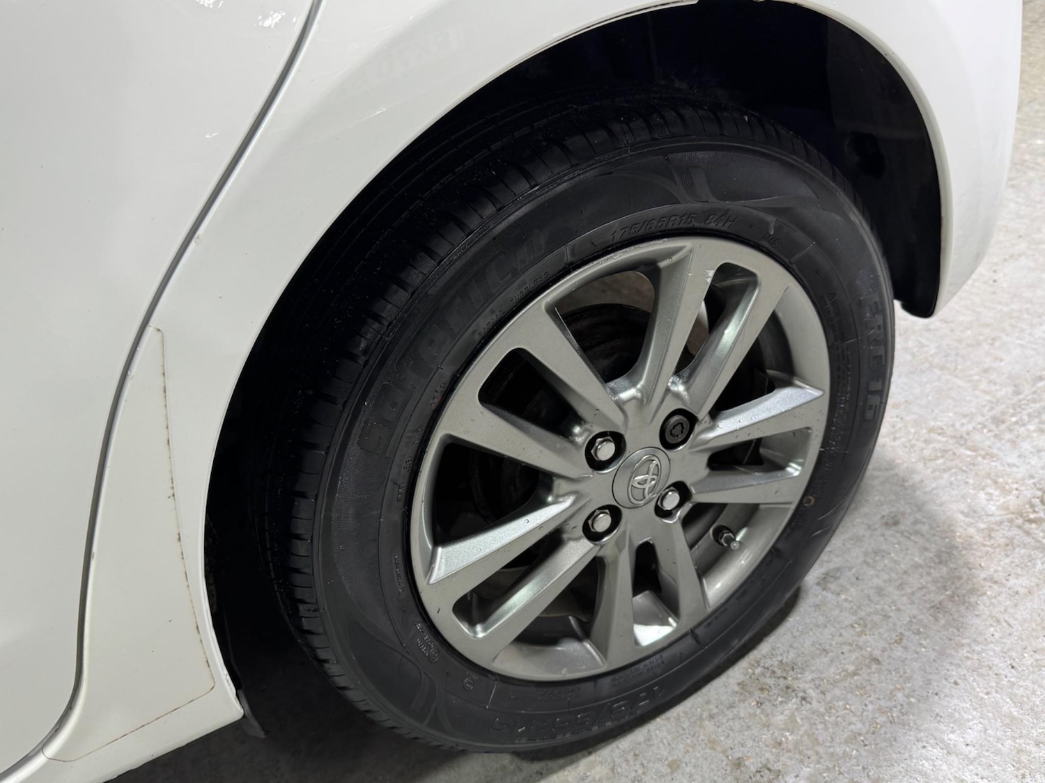 Used Toyota Yaris 2015 for sale - 76952438: Photo 48