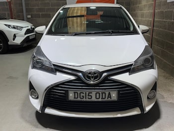 Used Toyota Yaris 2015 for sale - 76952438: Photo