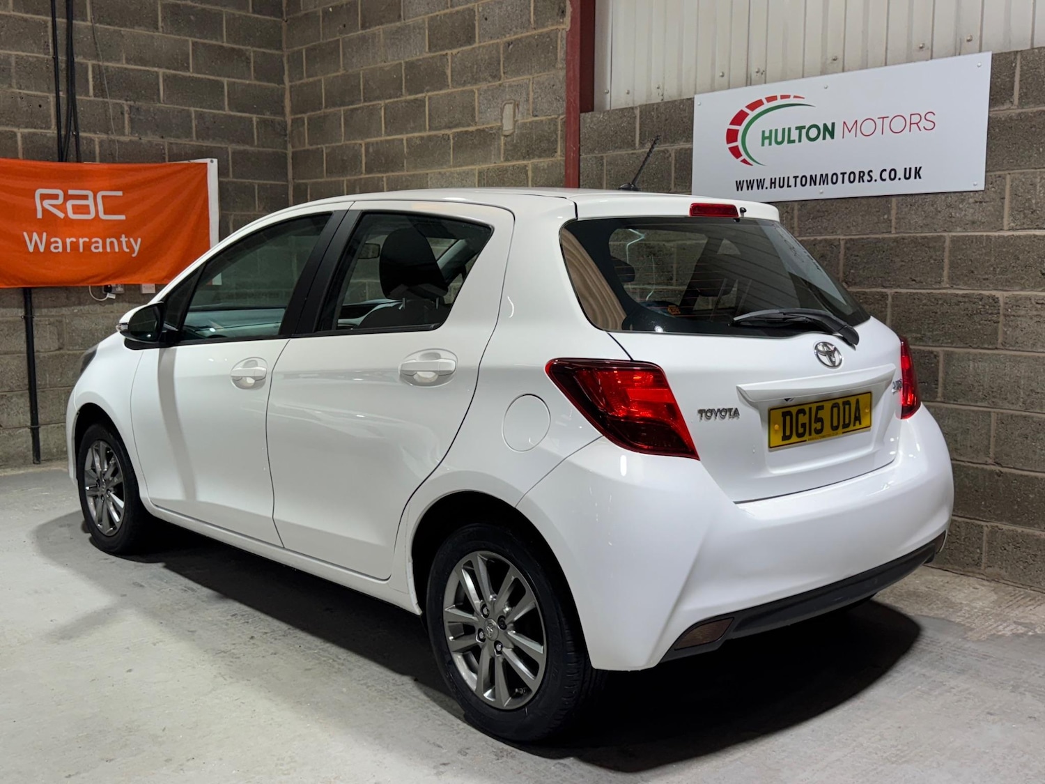 Used Toyota Yaris 2015 for sale - 76952438: Photo 8