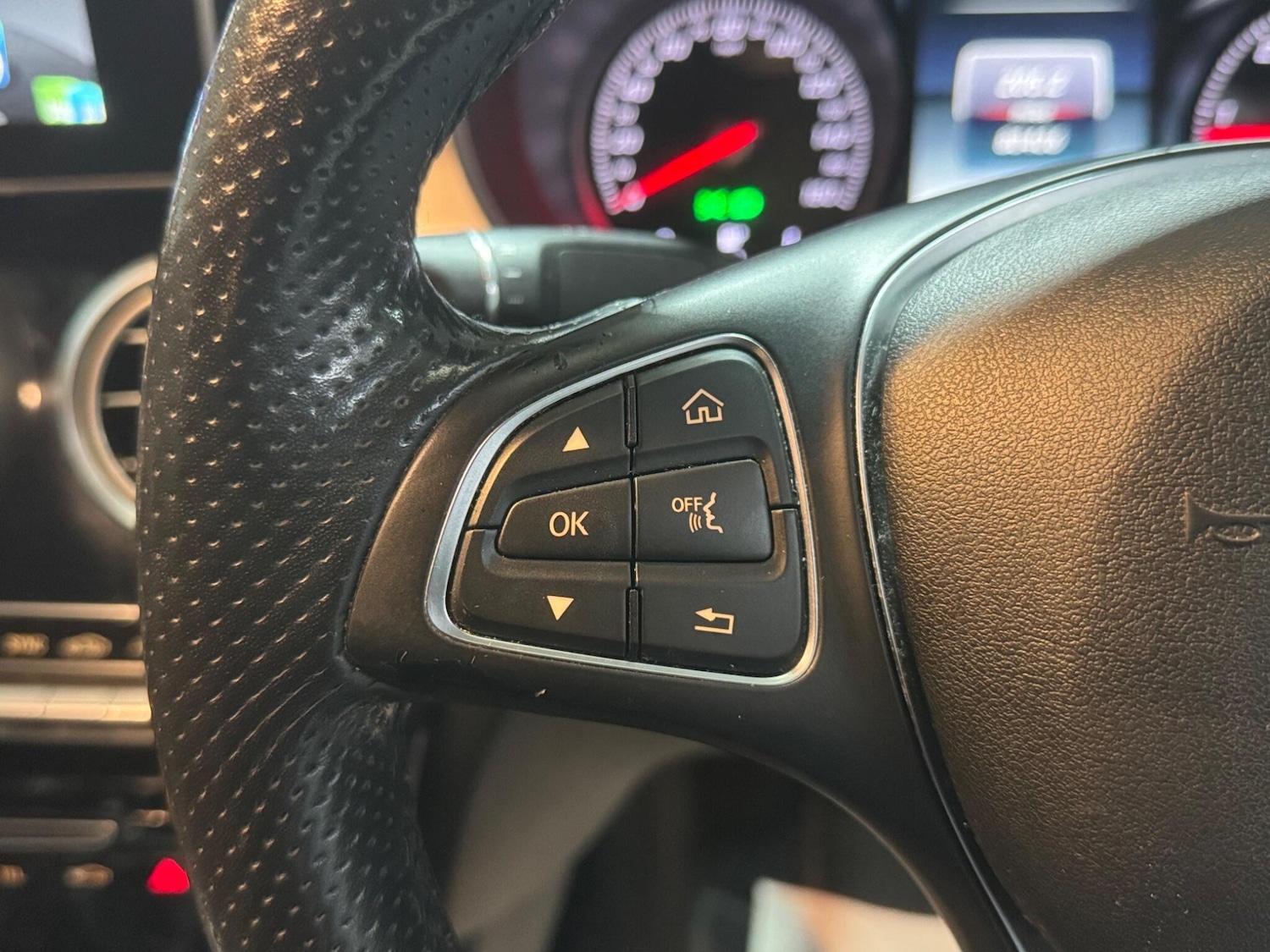 Used Mercedes-Benz C Class 2016 for sale - 77082028: Photo 11