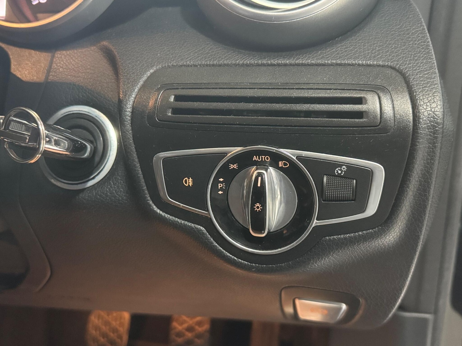 Used Mercedes-Benz C Class 2016 for sale - 77082028: Photo 20