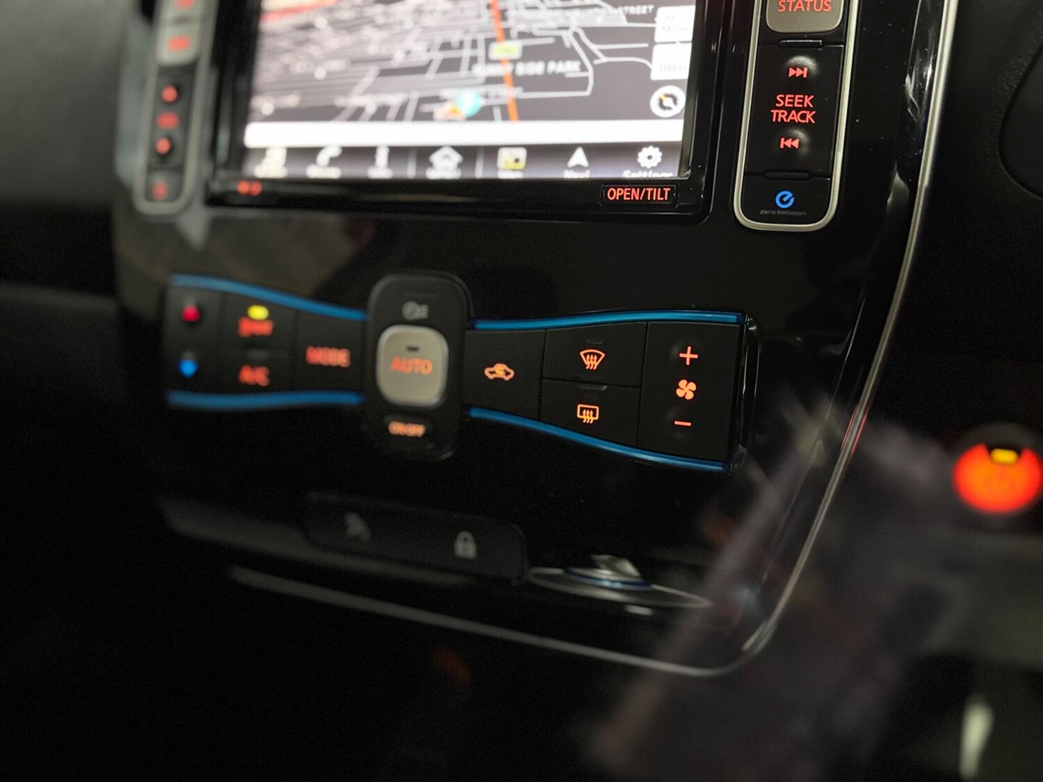 Used Nissan Leaf for sale - 77587332: Photo 18