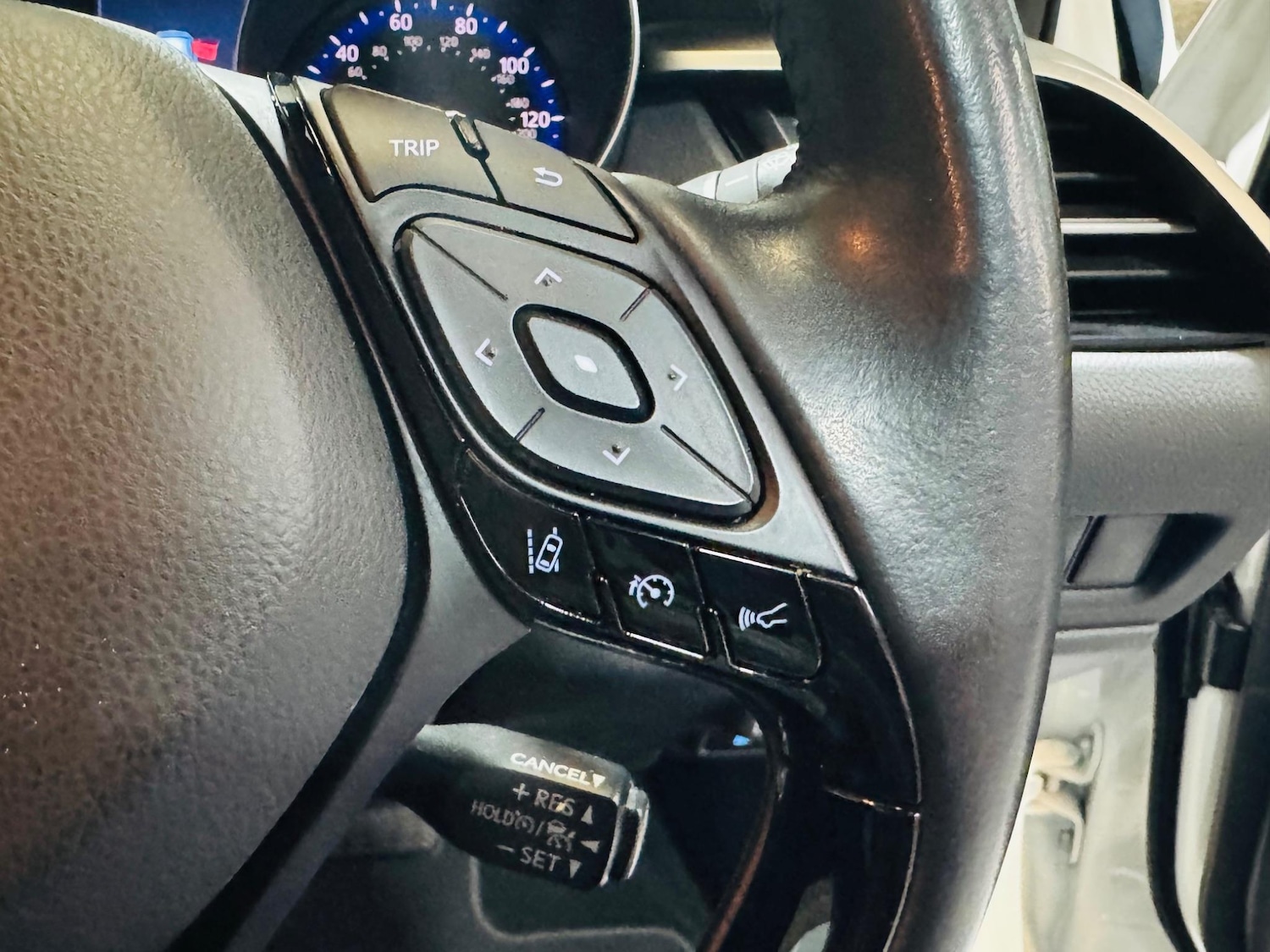 Used Toyota C-HR 2022 for sale - 76953348: Photo 11