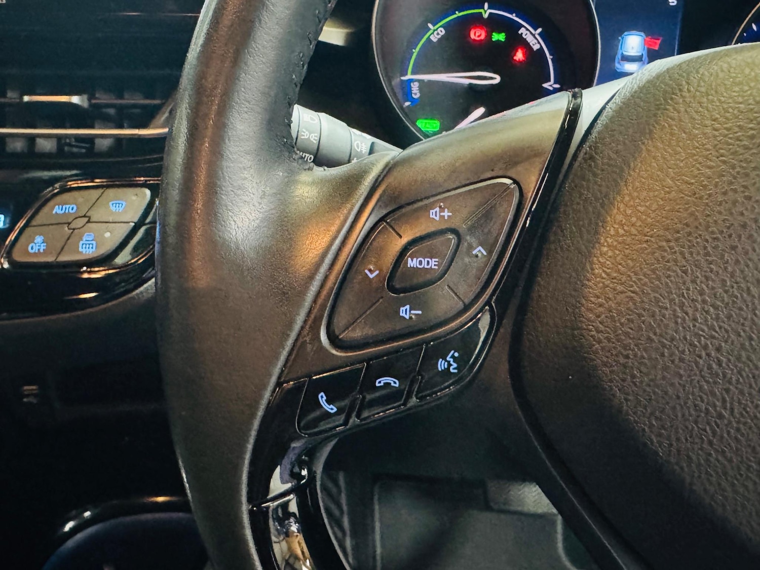 Used Toyota C-HR 2022 for sale - 76953348: Photo 12