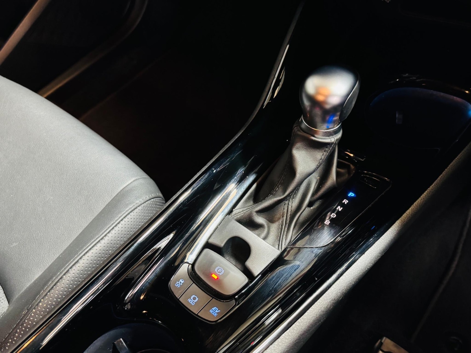 Used Toyota C-HR 2022 for sale - 76953348: Photo 18