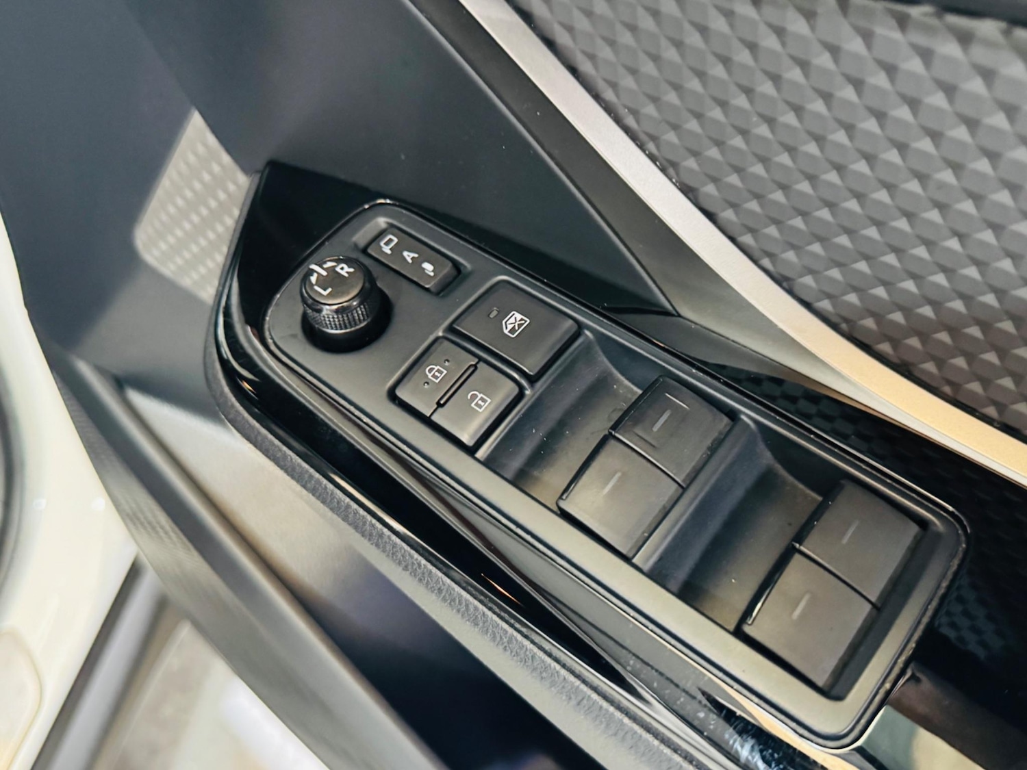 Used Toyota C-HR 2022 for sale - 76953348: Photo 21