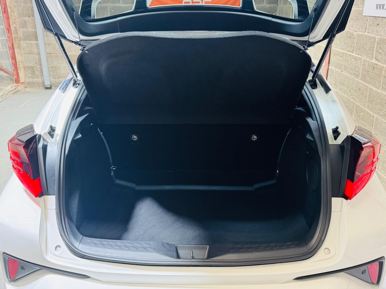 Used Toyota C-HR 2022 for sale - 76953348: Photo 40