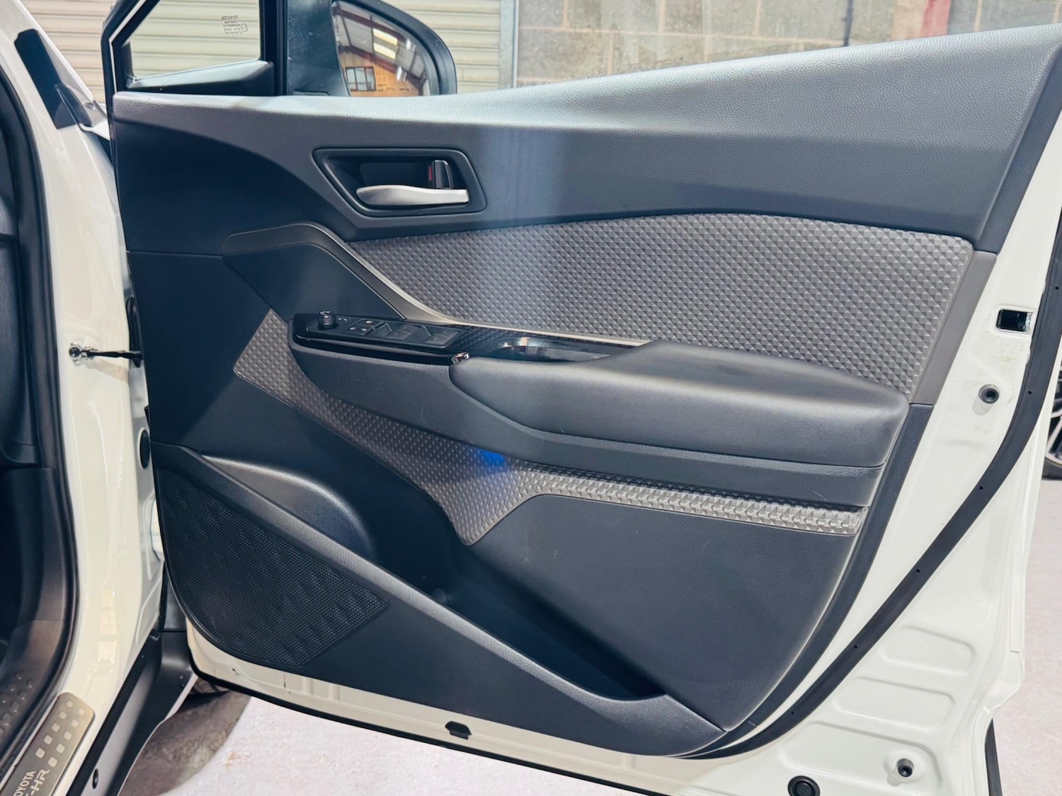 Used Toyota C-HR 2022 for sale - 76953348: Photo 42