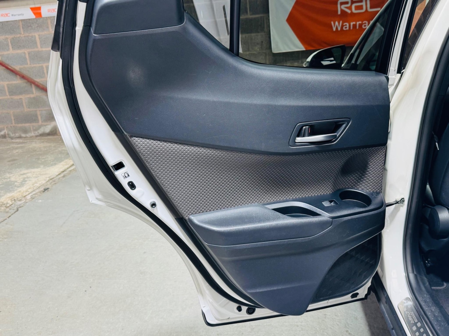 Used Toyota C-HR 2022 for sale - 76953348: Photo 45