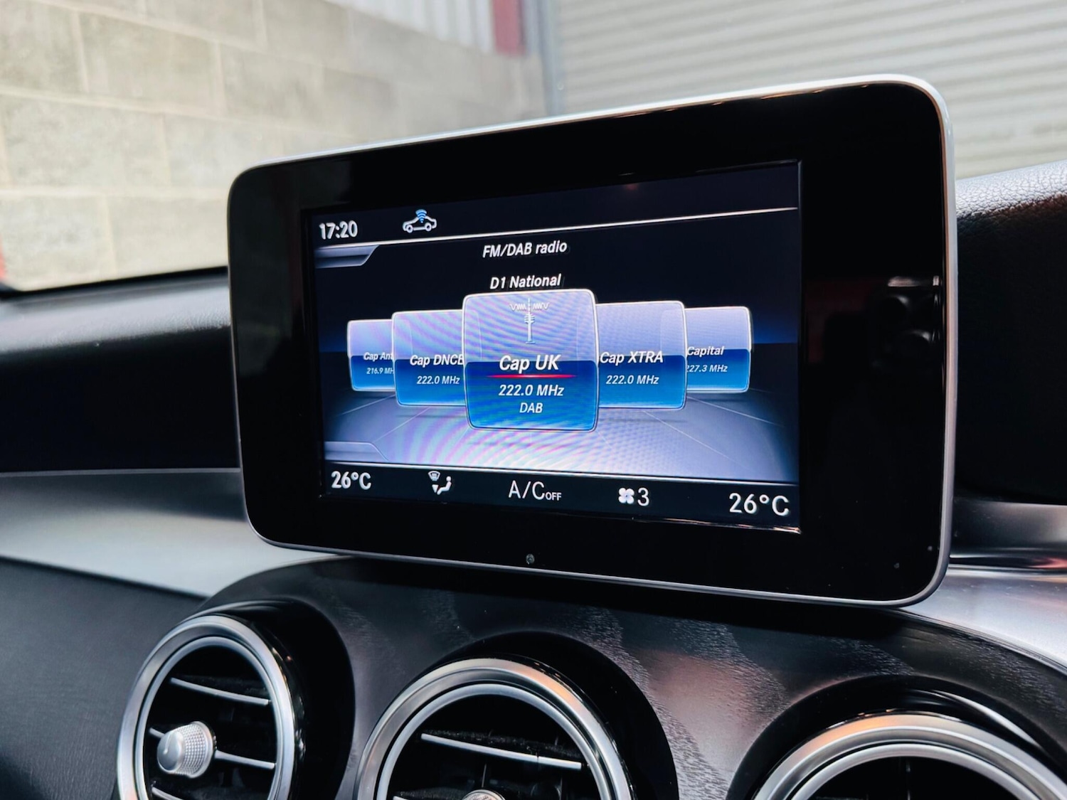 Used Mercedes-Benz GLC 2018 for sale - 76952814: Photo 17