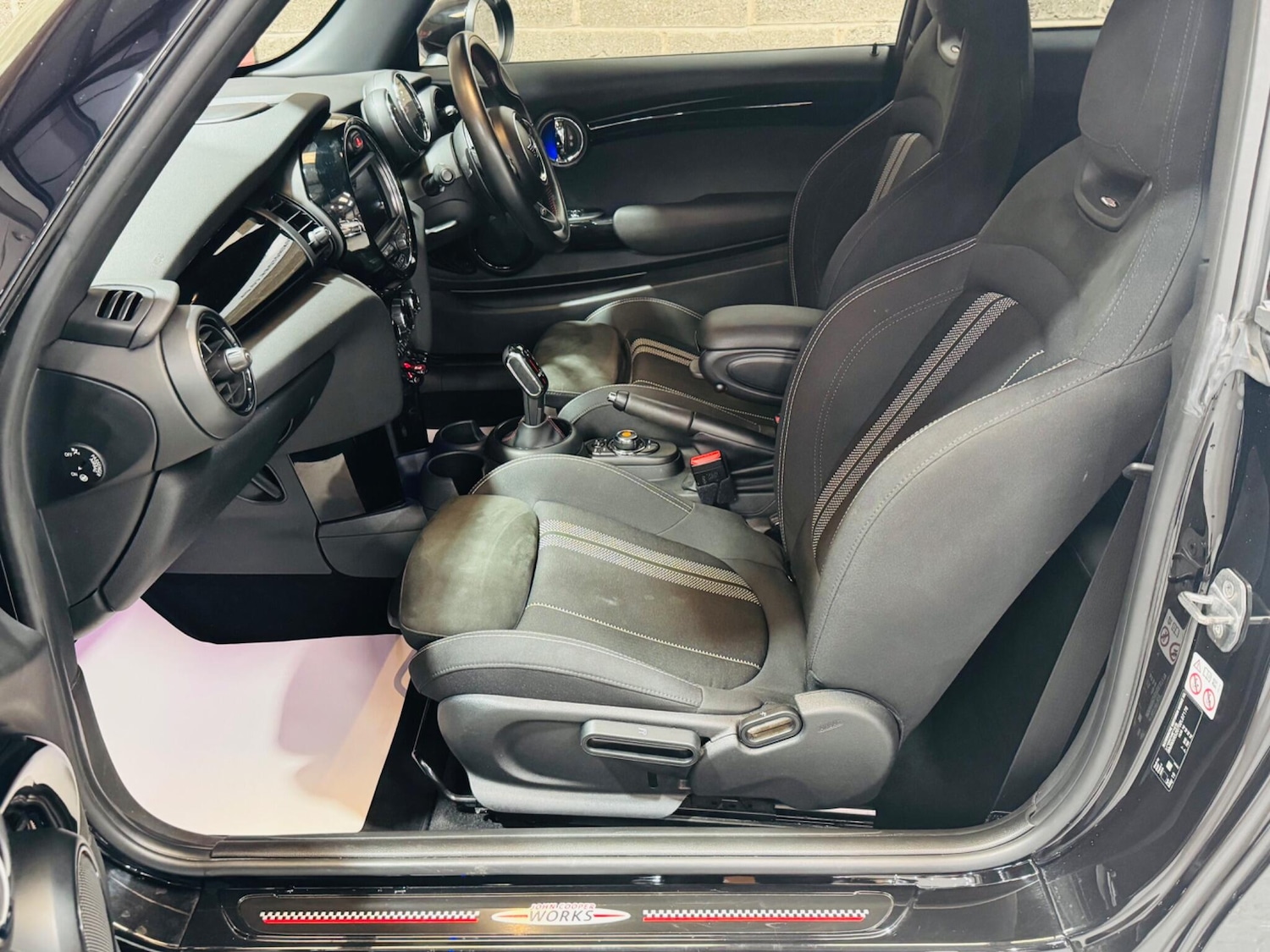 Used MINI Hatch 2019 for sale - 76953479: Photo 26