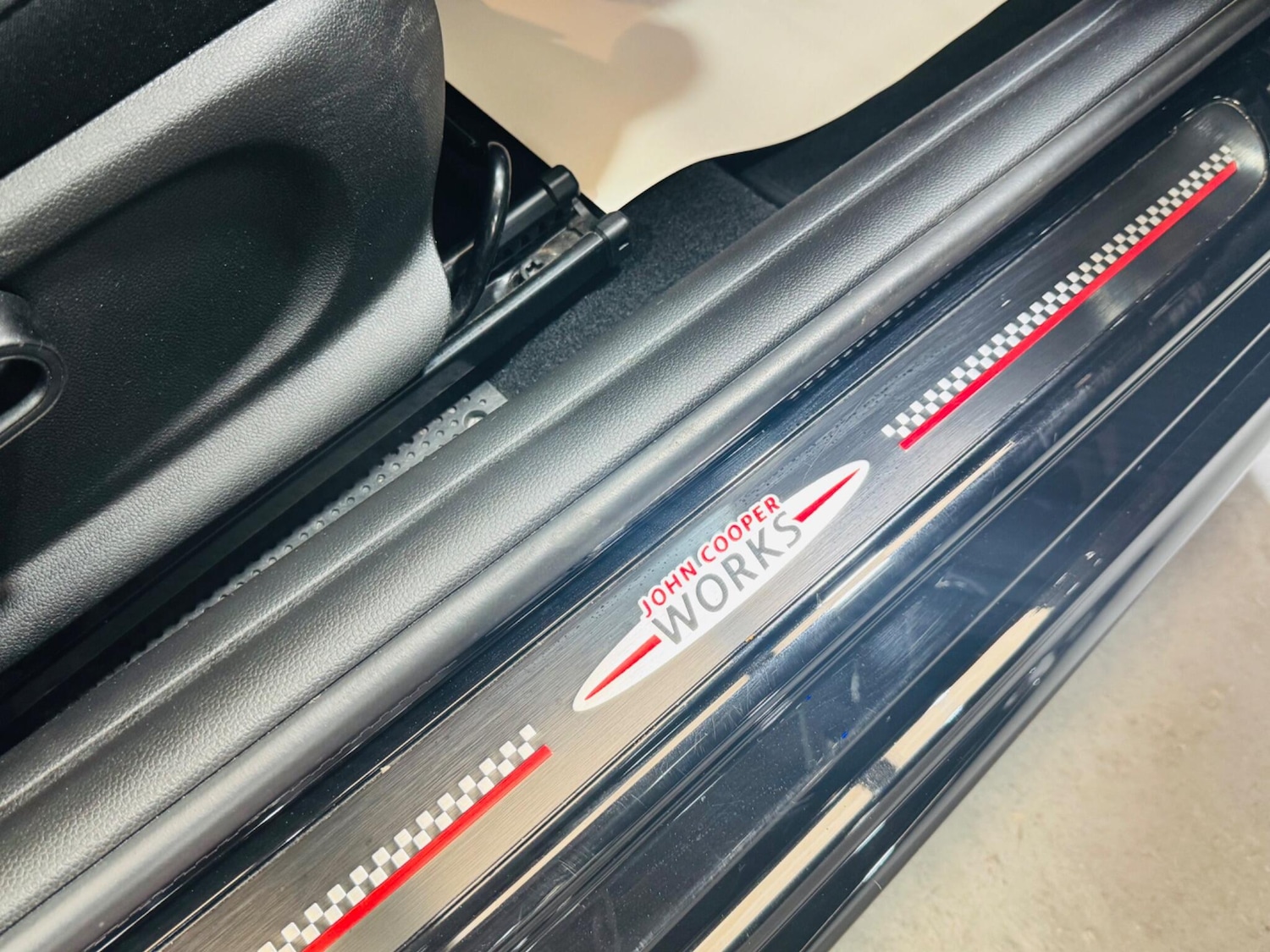 Used MINI Hatch 2019 for sale - 76953479: Photo 37