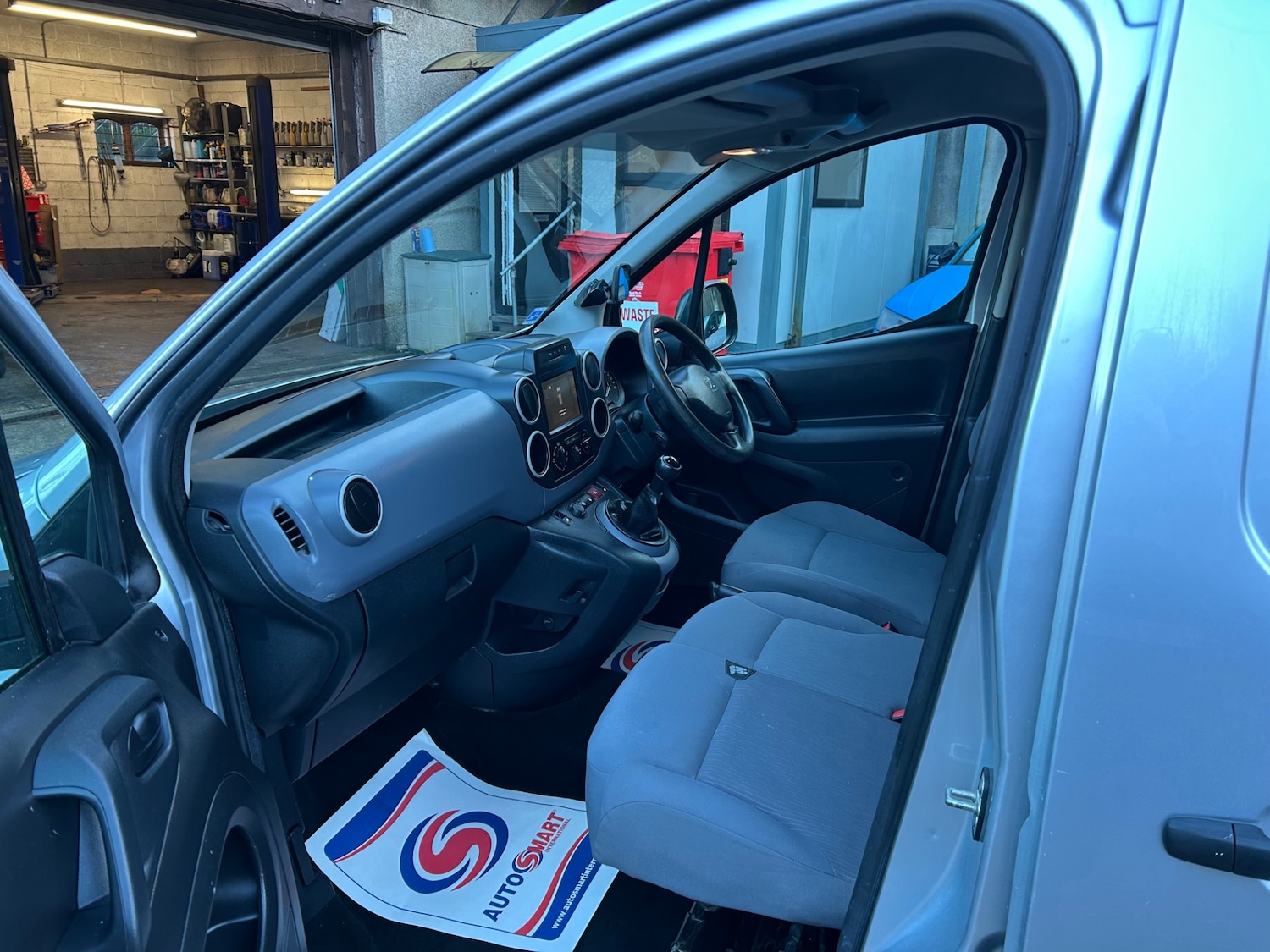 Used Peugeot Partner 2015 for sale - 77261876: Photo 6