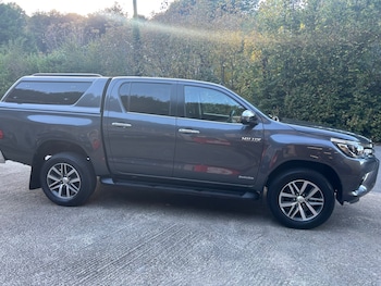 Used Toyota Hilux 2020 for sale - 76130943: Photo