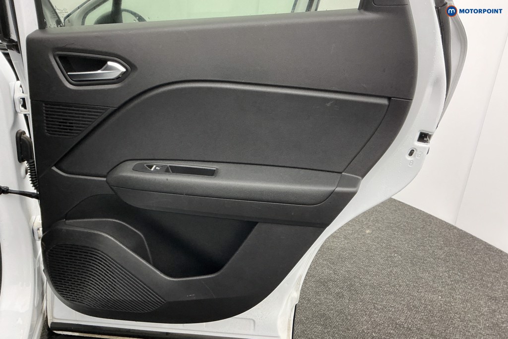 Used Renault Captur 2023 for sale - 77966245: Photo 38