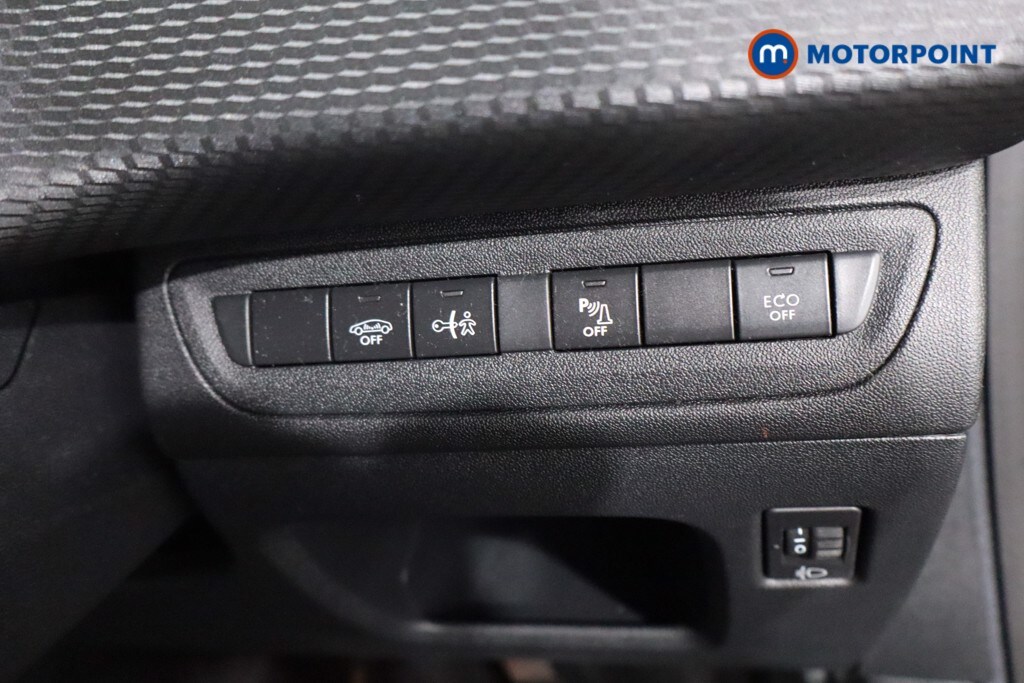 Used Peugeot 2008 2018 for sale - 76958189: Photo 30