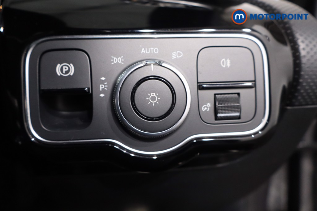 Used Mercedes-Benz A-Class 2018 for sale - 76641332: Photo 29