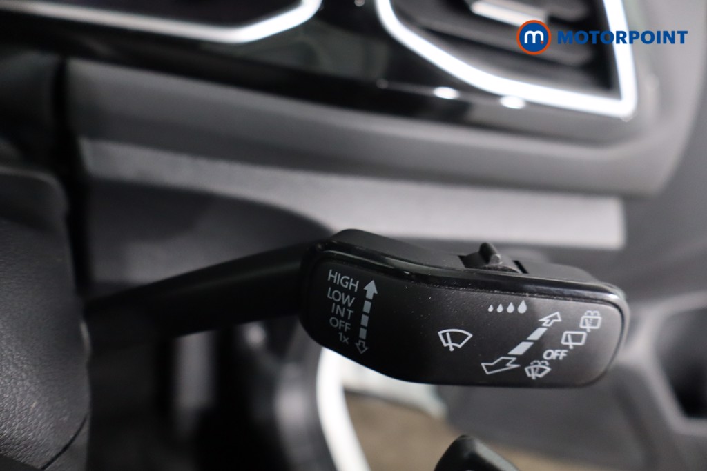 Used Volkswagen T-Roc 2023 for sale - 76534669: Photo 28