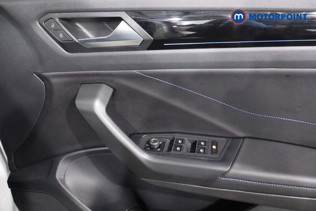 Used Volkswagen T-Roc 2023 for sale - 76534669: Photo 32