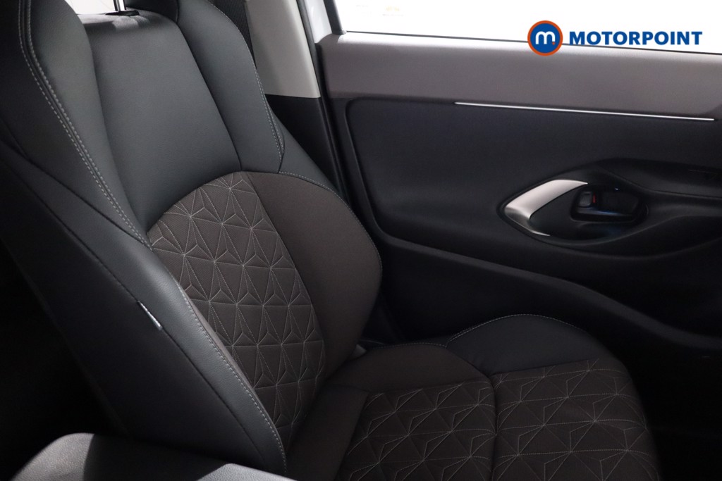 Used Toyota Yaris Cross 2023 for sale - 77354699: Photo 30