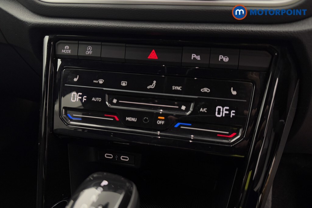 Used Volkswagen T-Roc 2024 for sale - 76131783: Photo 21