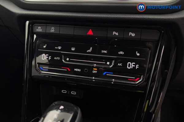Used Volkswagen T-Roc 2024 for sale - 76131783: Photo 21