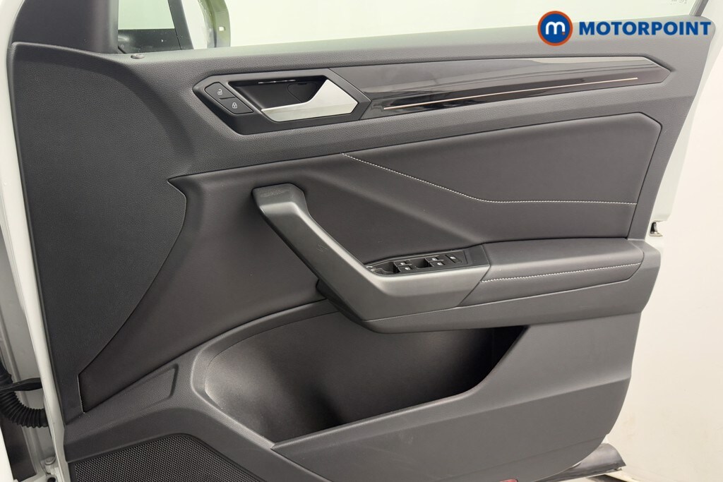 Used Volkswagen T-Roc 2024 for sale - 76131783: Photo 24