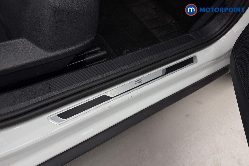 Used Volkswagen T-Roc 2024 for sale - 76131783: Photo 26