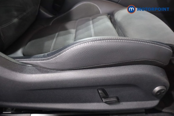 Used Mercedes-Benz C-Class 2020 for sale - 76193526: Photo 32