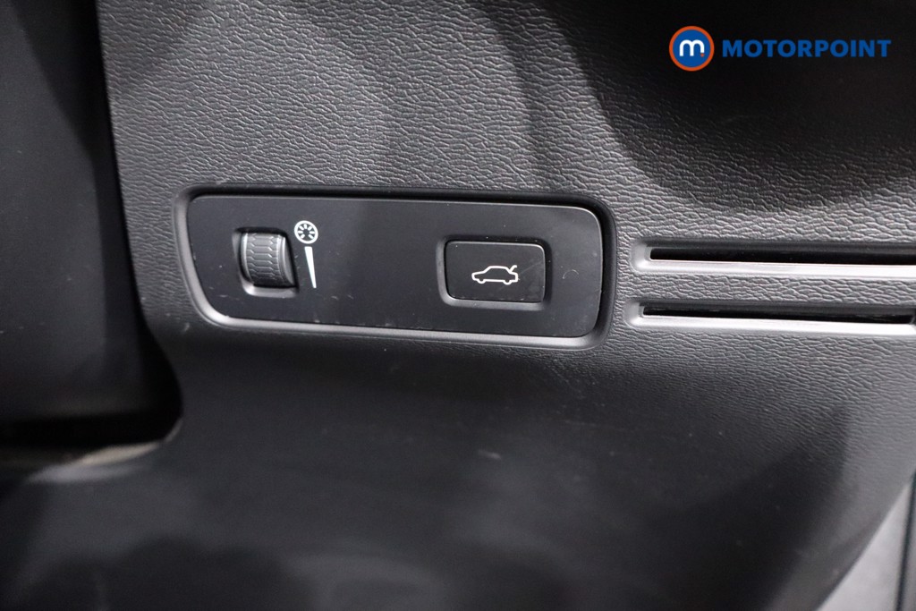 Used Volvo XC40 2021 for sale - 76394863: Photo 24