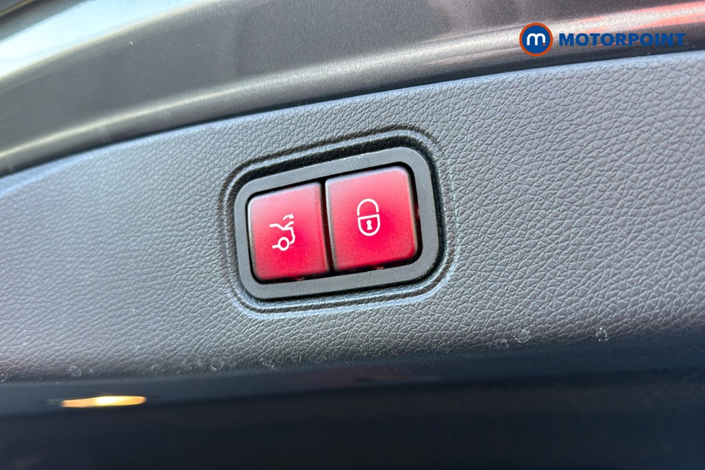 Used Mercedes-Benz E Class 2018 for sale - 77961249: Photo 34