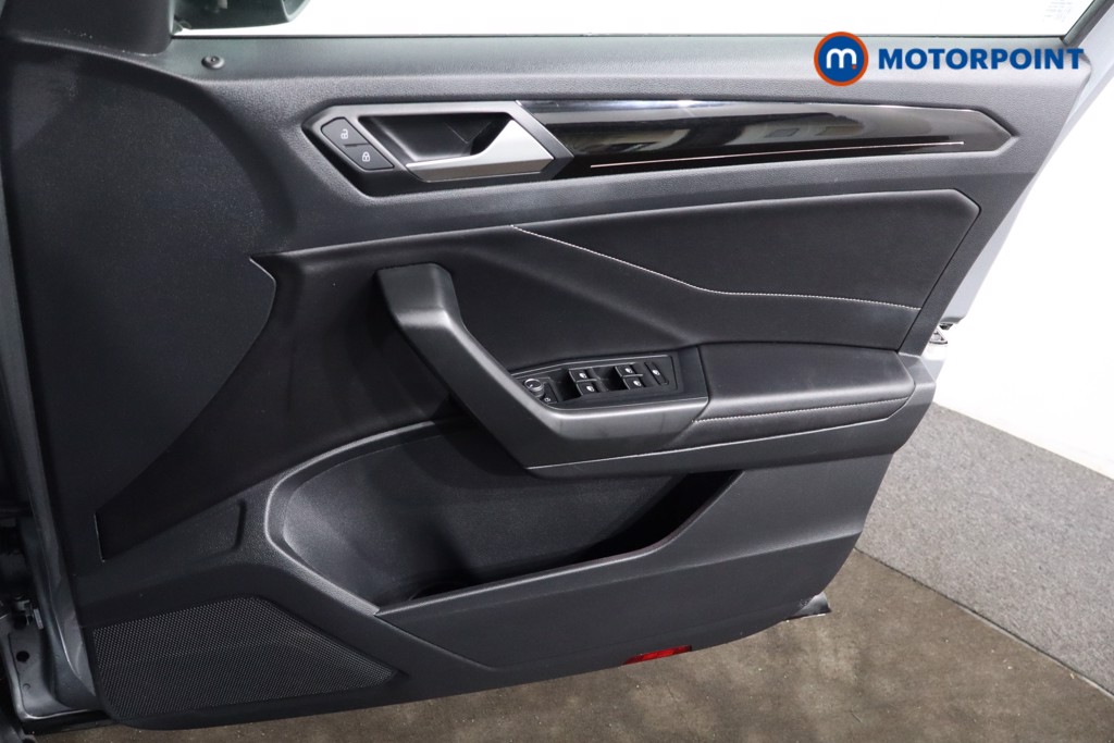 Used Volkswagen T-Roc 2022 for sale - 76946287: Photo 31