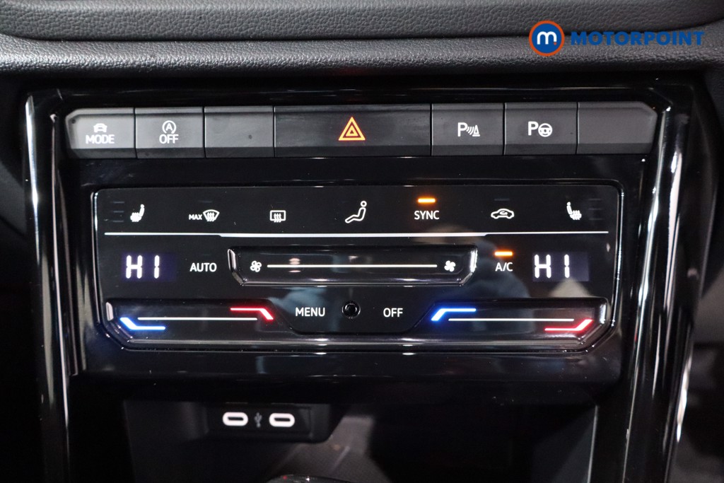 Used Volkswagen T-Roc 2024 for sale - 77324157: Photo 17