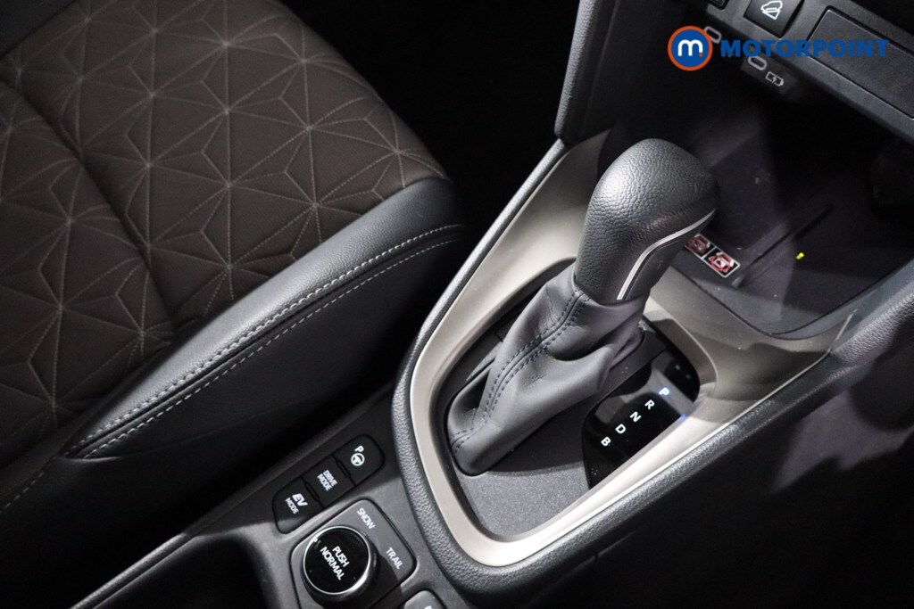 Used Toyota Yaris Cross 2024 for sale - 77916759: Photo 23