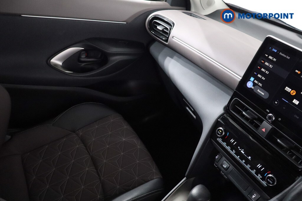 Used Toyota Yaris Cross 2024 for sale - 77916759: Photo 24