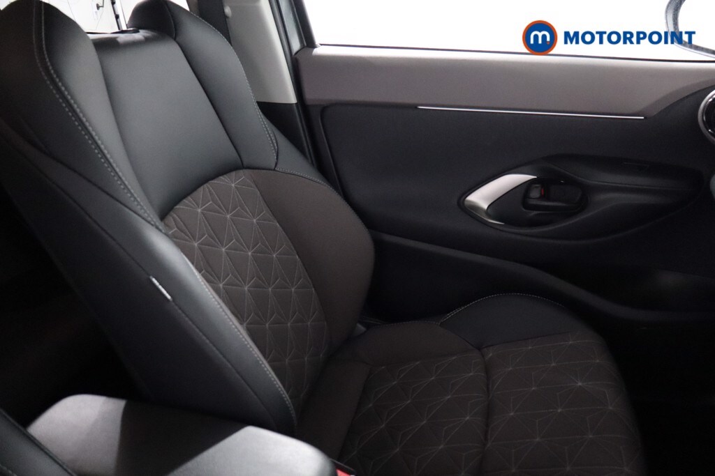 Used Toyota Yaris Cross 2024 for sale - 77916759: Photo 30